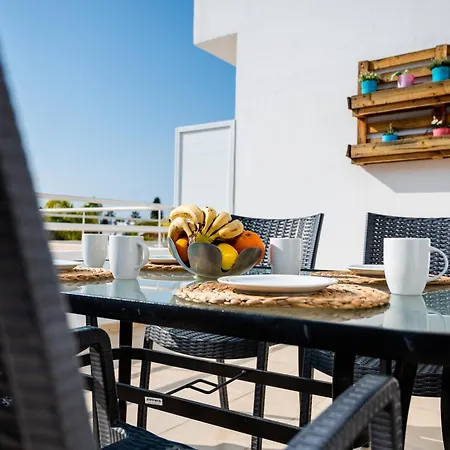 Narcissos 'nissi Beach' C12 Ajía Nápa