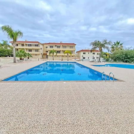 Narcissos 'nissi Beach' C12