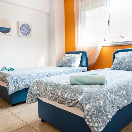 Narcissos 'nissi Beach' C12 *