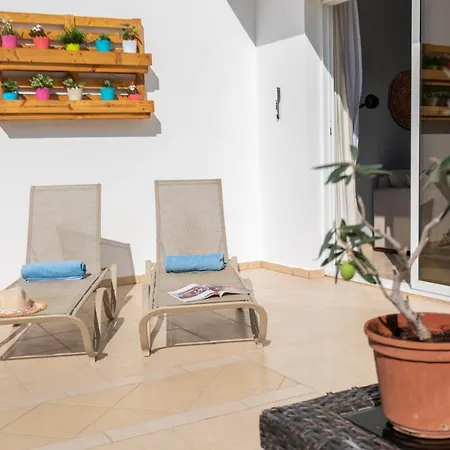 Narcissos 'nissi Beach' C12 *