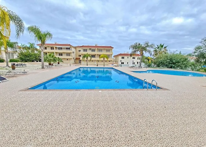 Narcissos 'nissi Beach' C12