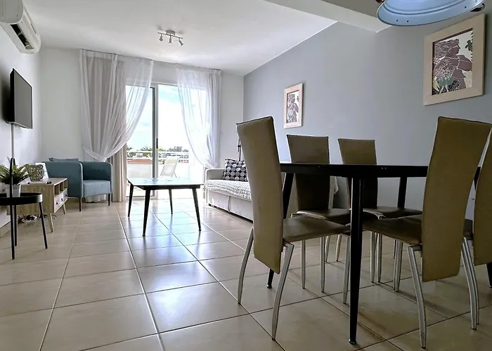 Narcissos 'nissi Beach' C12 *