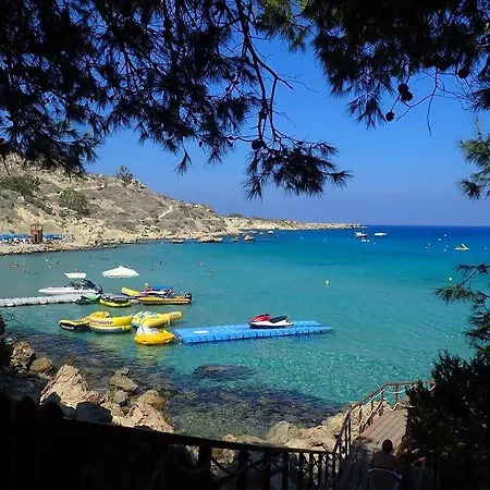 Narcissos 'nissi Beach' C12 *